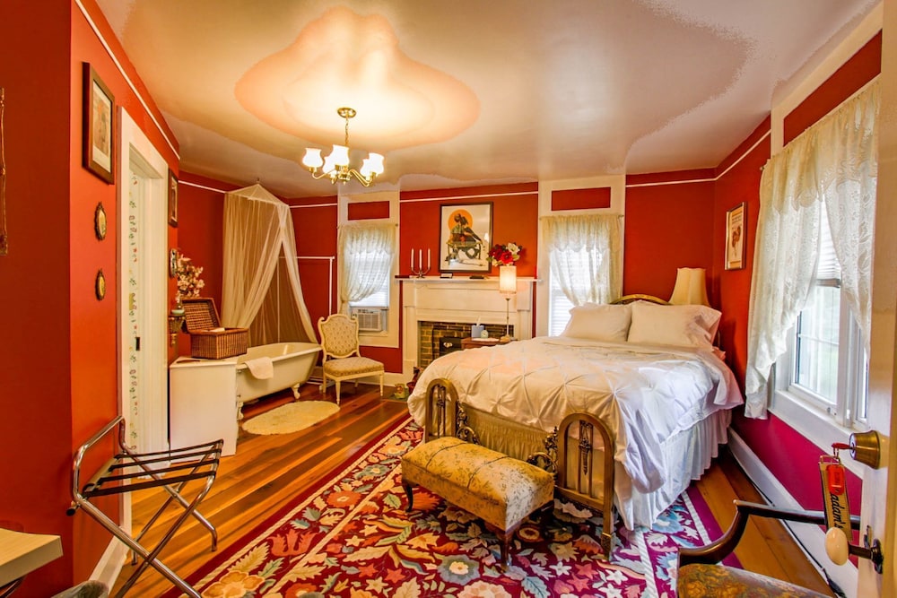 Buffalo Tavern Bed & Breakfast view 3