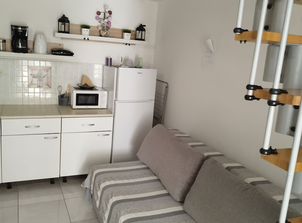 Apartment Leo Povile