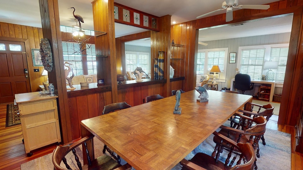 1111 2nd Avenue by Tybee Vacation Rentals