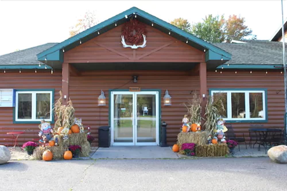 White Pine Lodge