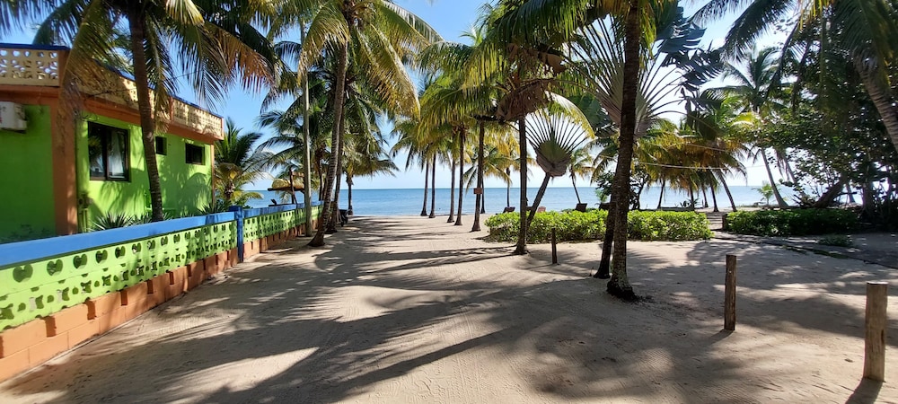 Coconut Row Boutique Hotel