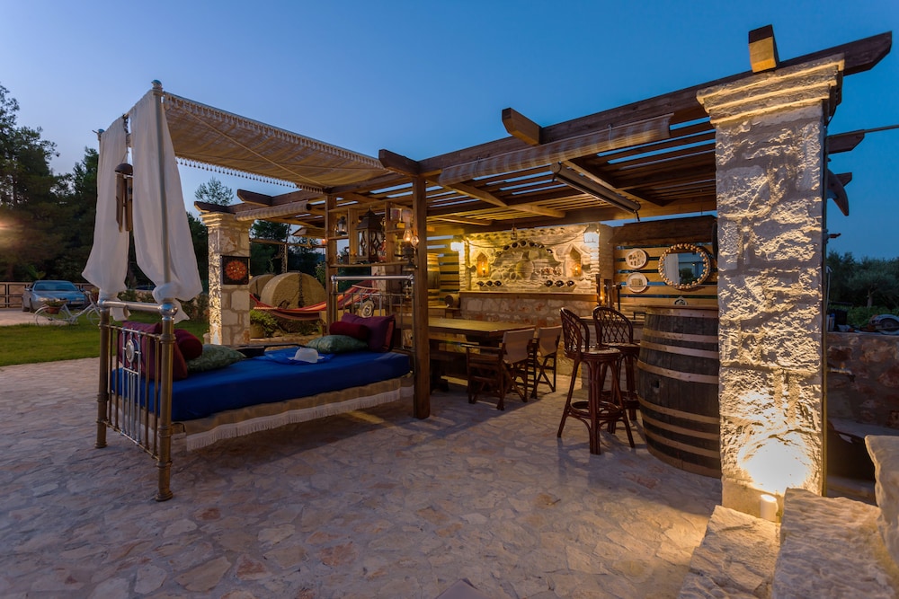 Agro Art Boutique & Luxury Villas