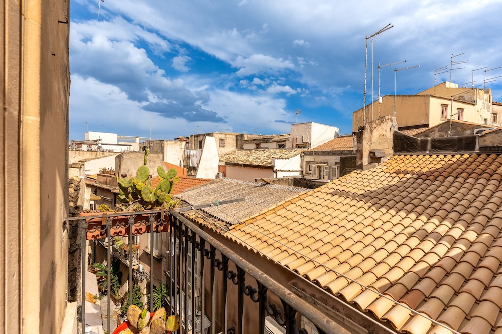 A 100 Metri da Piazza Duomo di Ortigia by Wonderful Italy