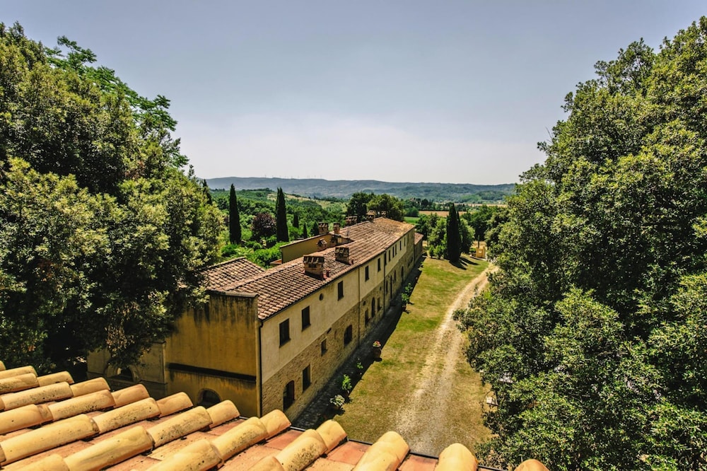 Country House in Tuscany With Pool