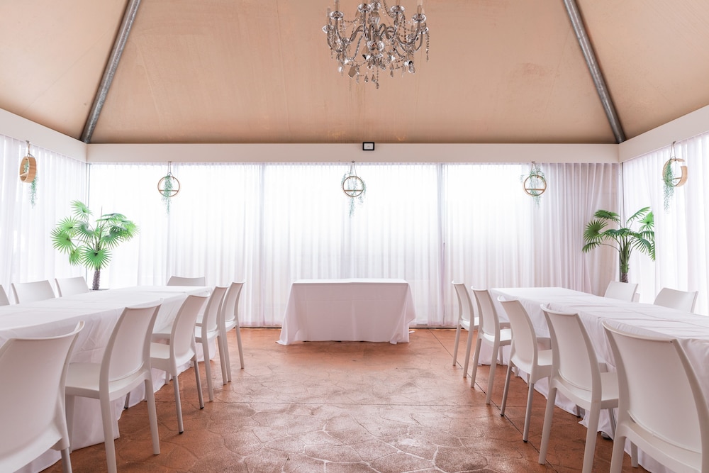 meeting & event spaces