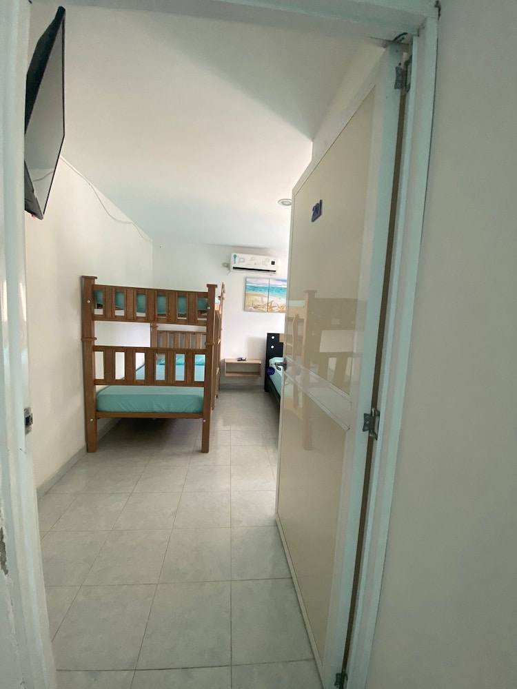 Hostal ISABELLA