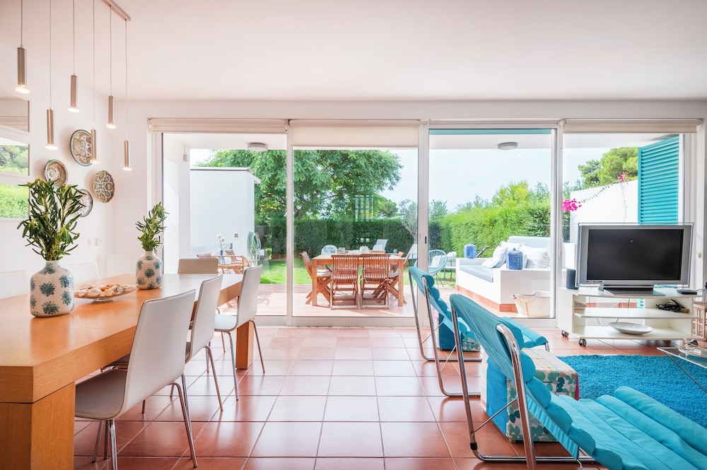 Sunny 5BR Villa at Prainha Club