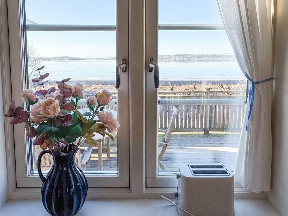 Cottage With Fjord View, Stenungsund