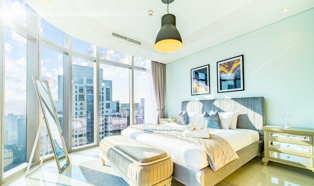 LUX Paramount Burj View Business Bay