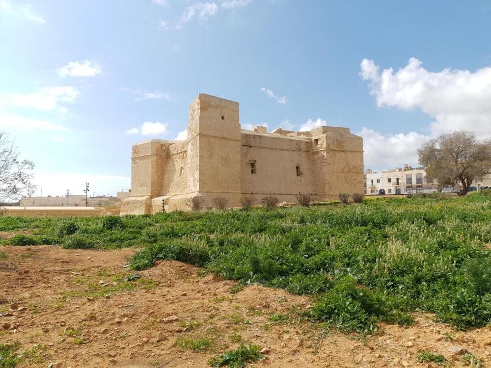 Eivissa Apartment - Spacious Accommodation