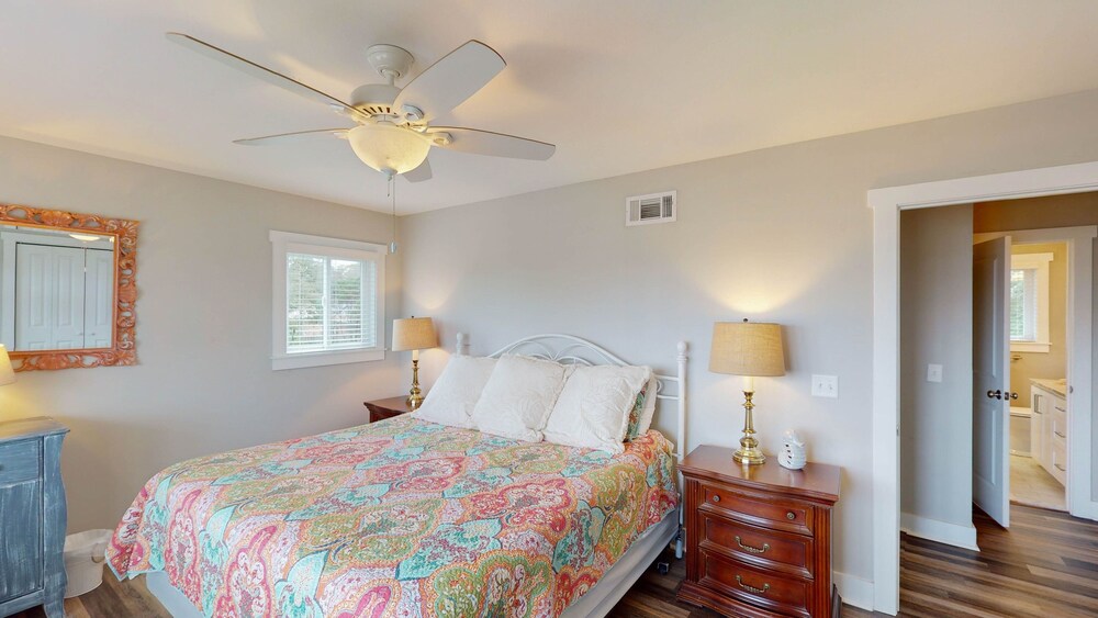 Clubhouse Cottage 5 Bedroom Home