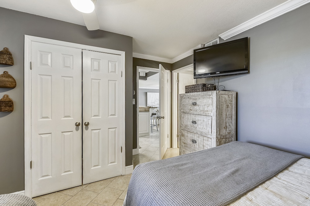 Pinnacle Port by Book That Condo view 5