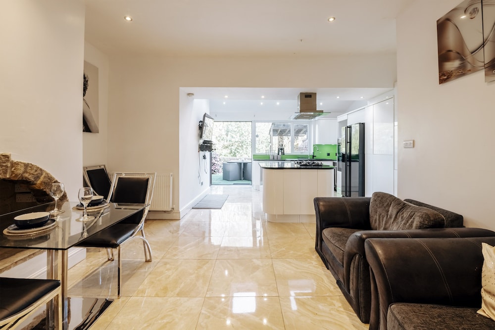 Luxury Town House view 5