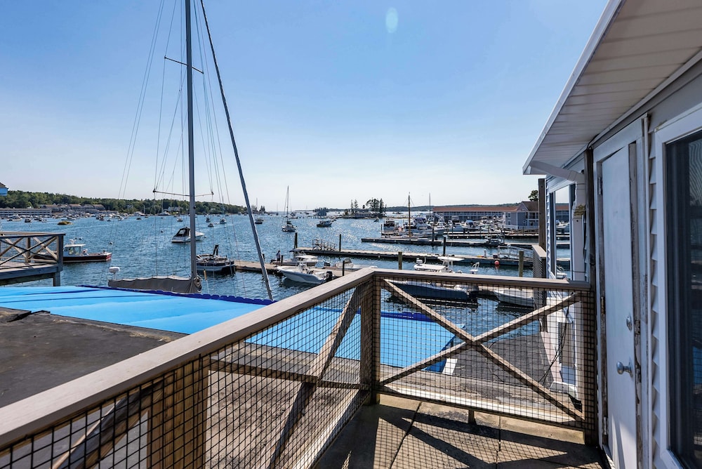 Fishermans Wharf Inn