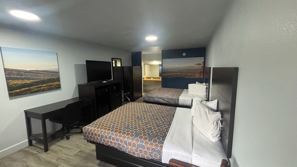 Galaxy Inn & Suites