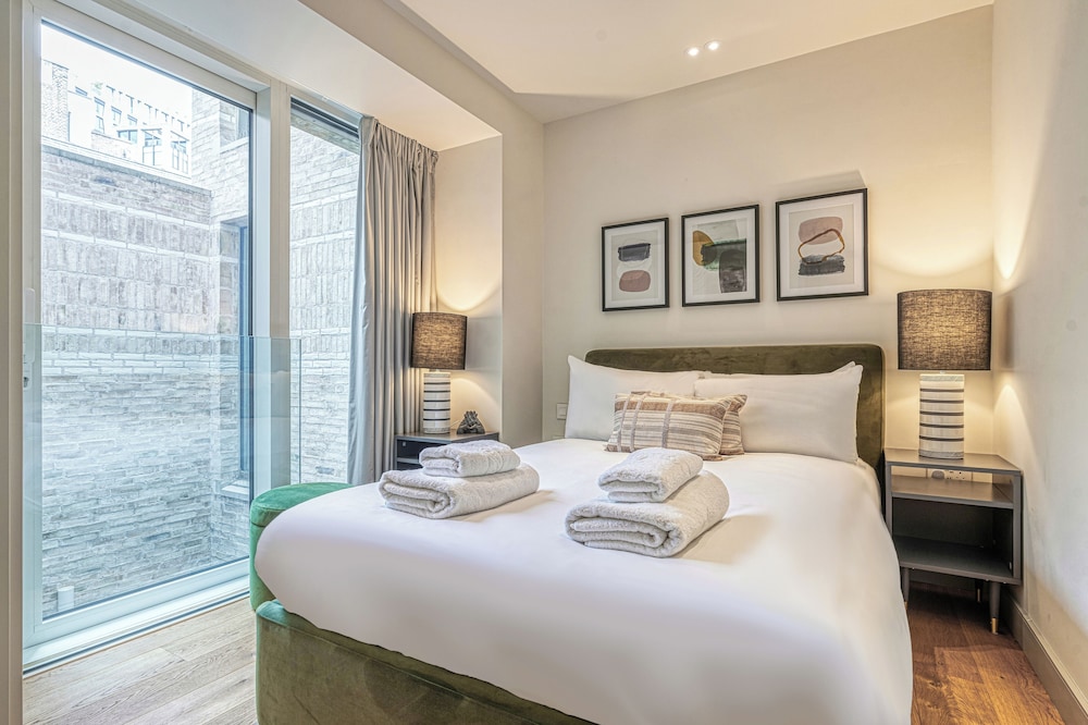 Luxury flats near Big Ben and London Eye