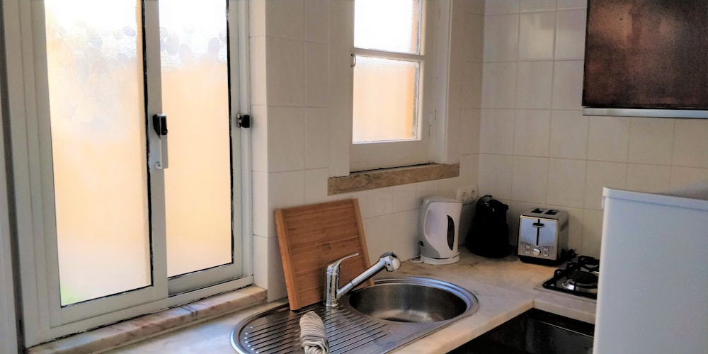 Lisbon Terrace Suites Apartment for Large Groups with Amazing Terrace