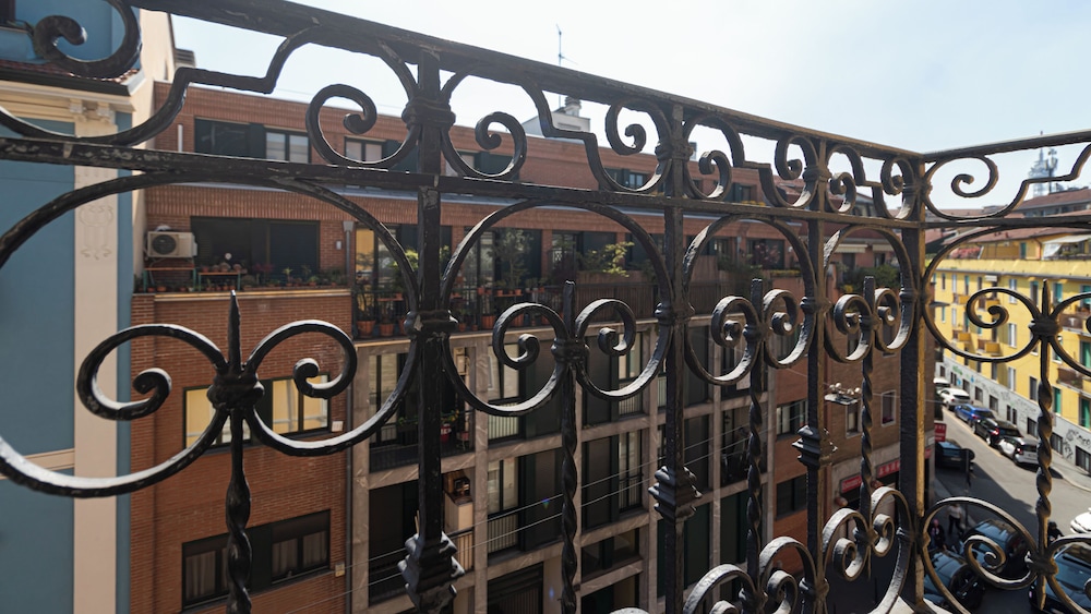Italianway - Rosmini 13 B