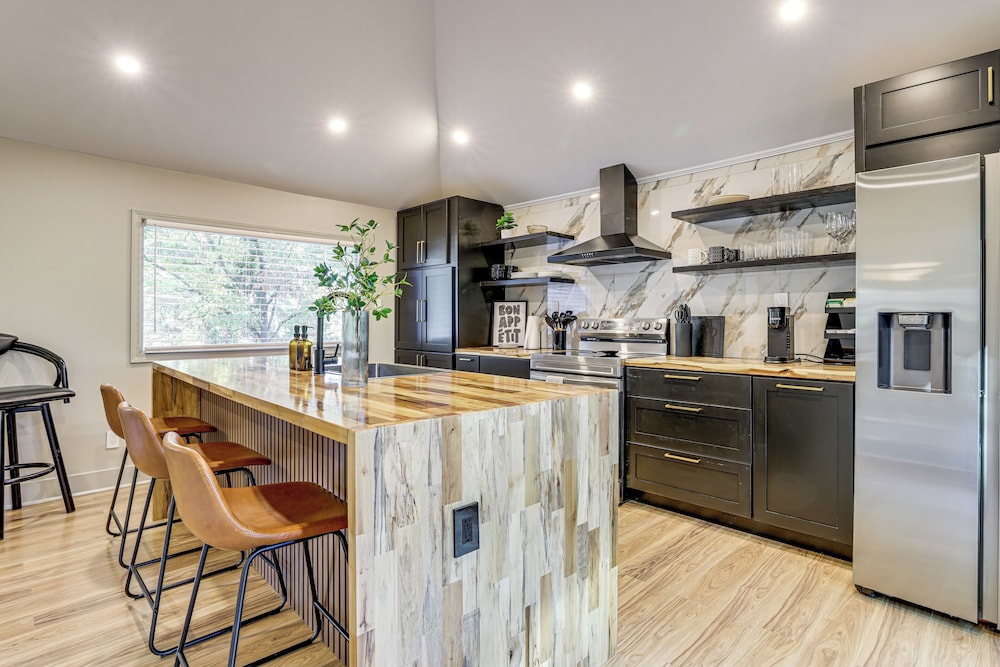Close to Decatur Square: Family Home w/ Deck!