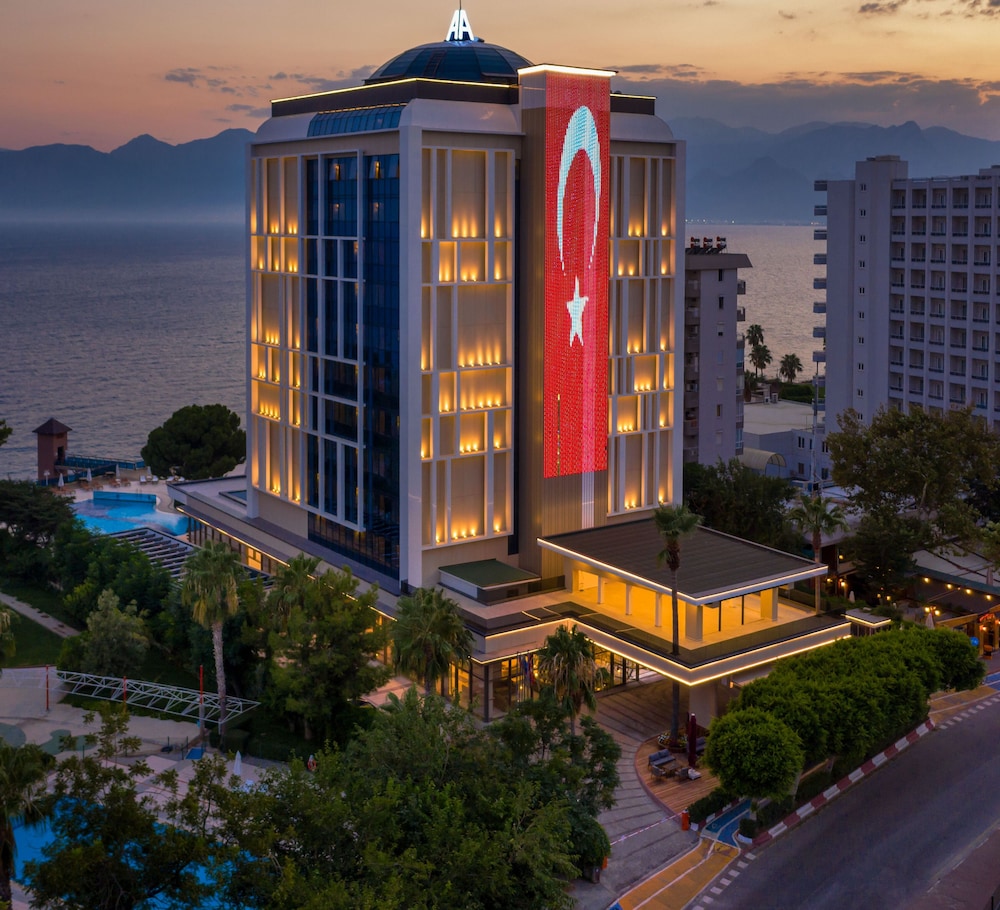 Oz Hotels Antalya Resort & Spa Yetişkin +16 - Image 115