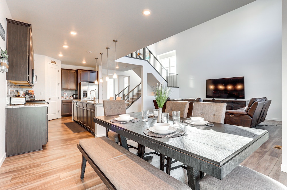 Spacious Commerce City Home: 16 Mi to Denver! - Property Image 1