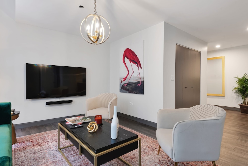 Two Units Seamless Stay Downtown Convenience