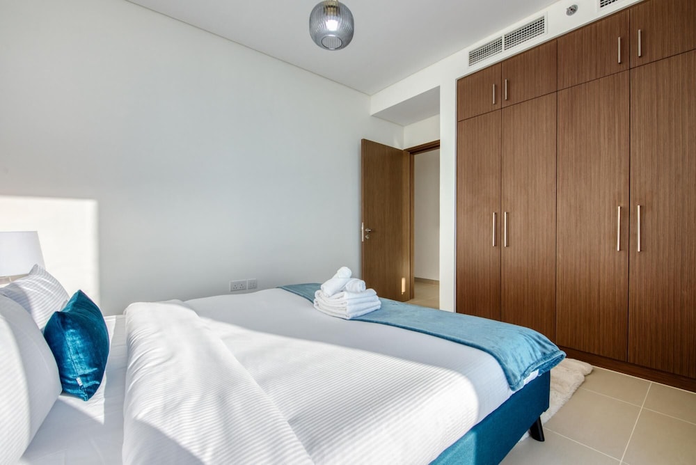 Exclusive Sea View Apartment on the Arabian Gulf