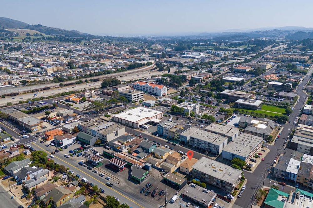 Cozy Quiet Safe Bright 4brs Home in Daly City