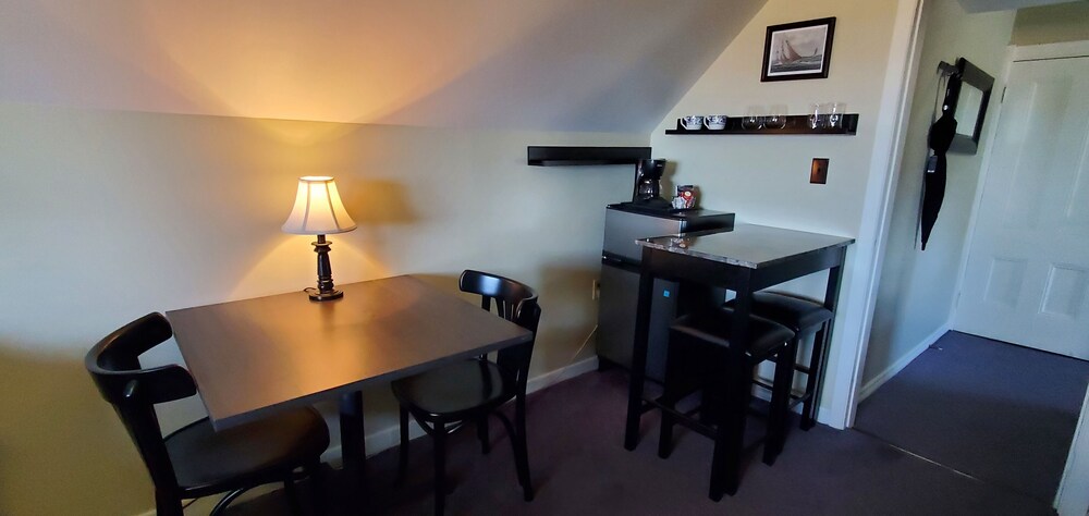 Amherst Shore Country Inn