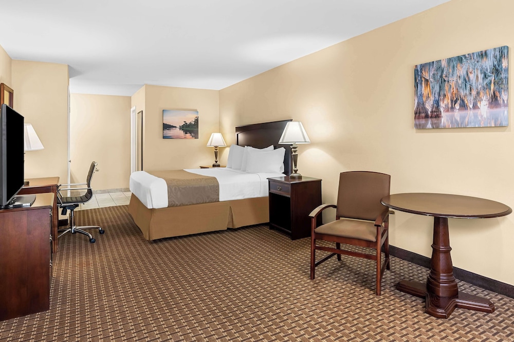 Franklin Vacations - Best Western Forest Inn - Property Image 3
