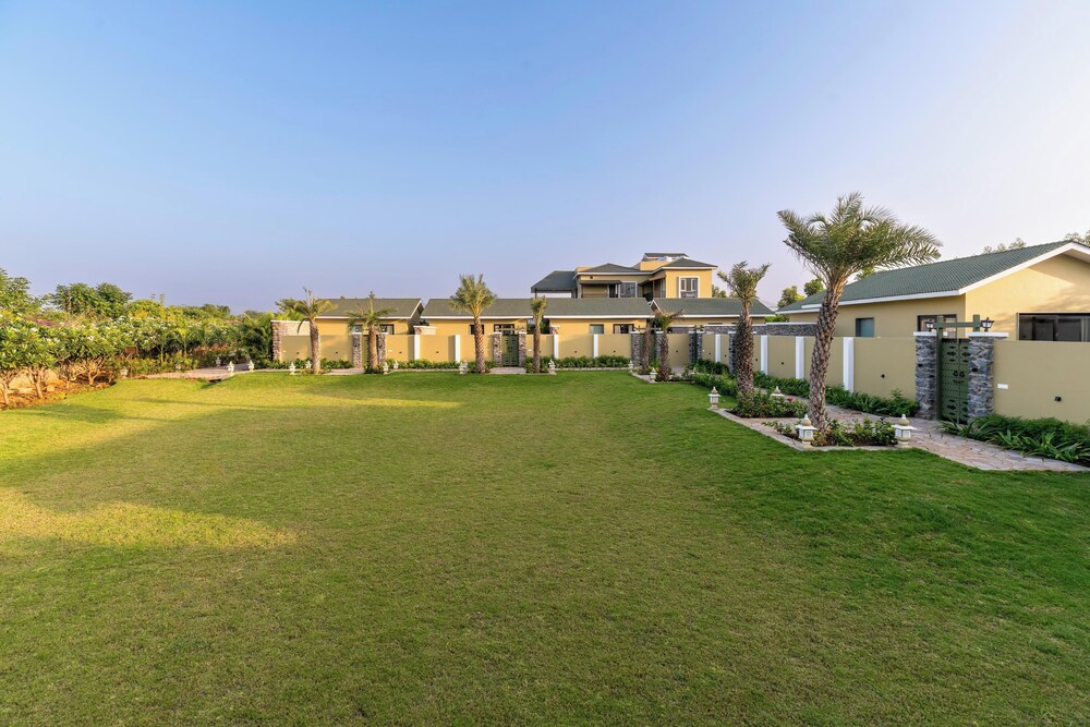 Merriment Luxury Resort & Private Pool Villa, Abu Road