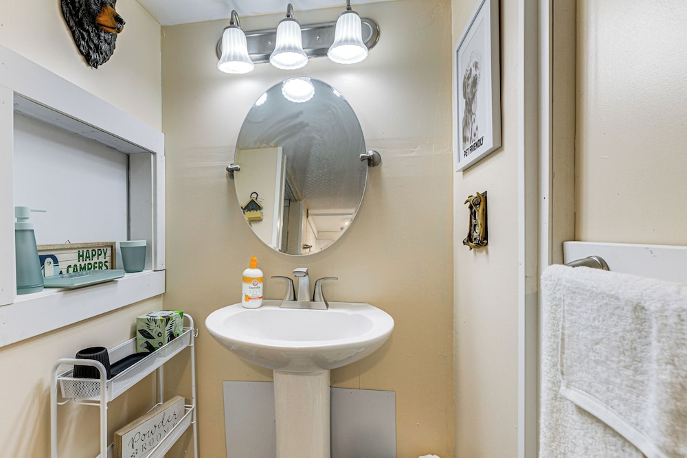 Pet-friendly Raleigh Tiny Home w/ Patio