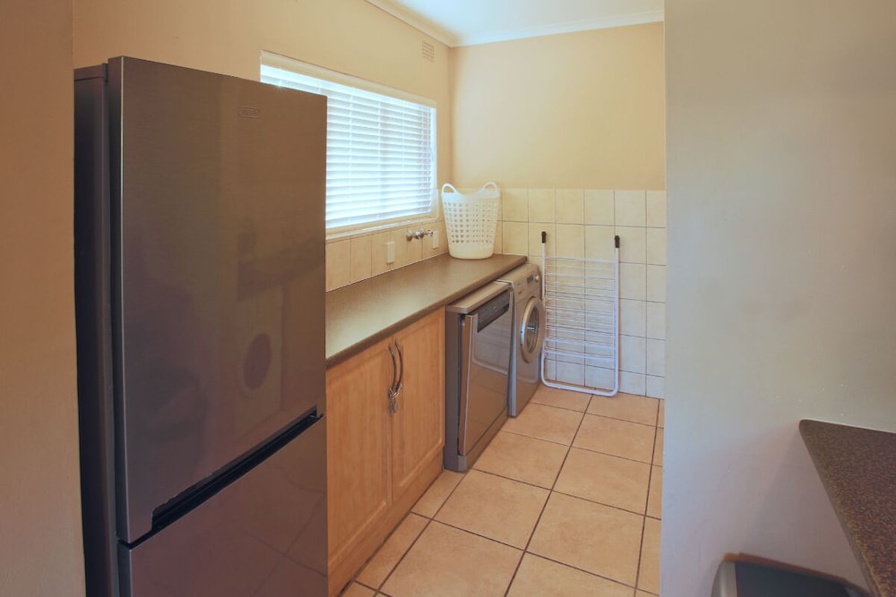 Tasties' Langebaan 8 Sleeper