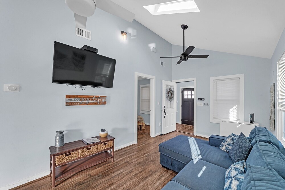 Cozy 3-br Retreat, Four Blocks To Beach & Boardwalk 3 Bedroom Home