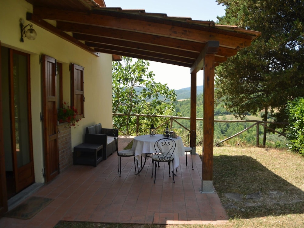Apartment Monte Santa Maria With Pool Views