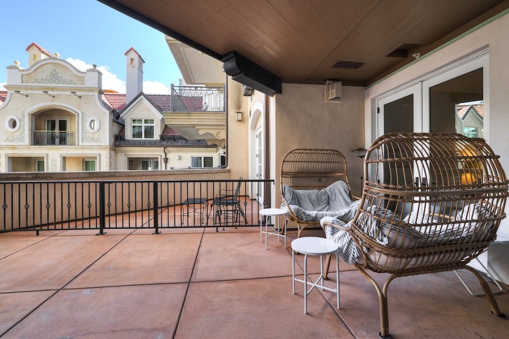Luxury 3 Bedroom Condo at The Arrabelle by RedAwning - Save 20 on 7 Nights! - Property Image 11
