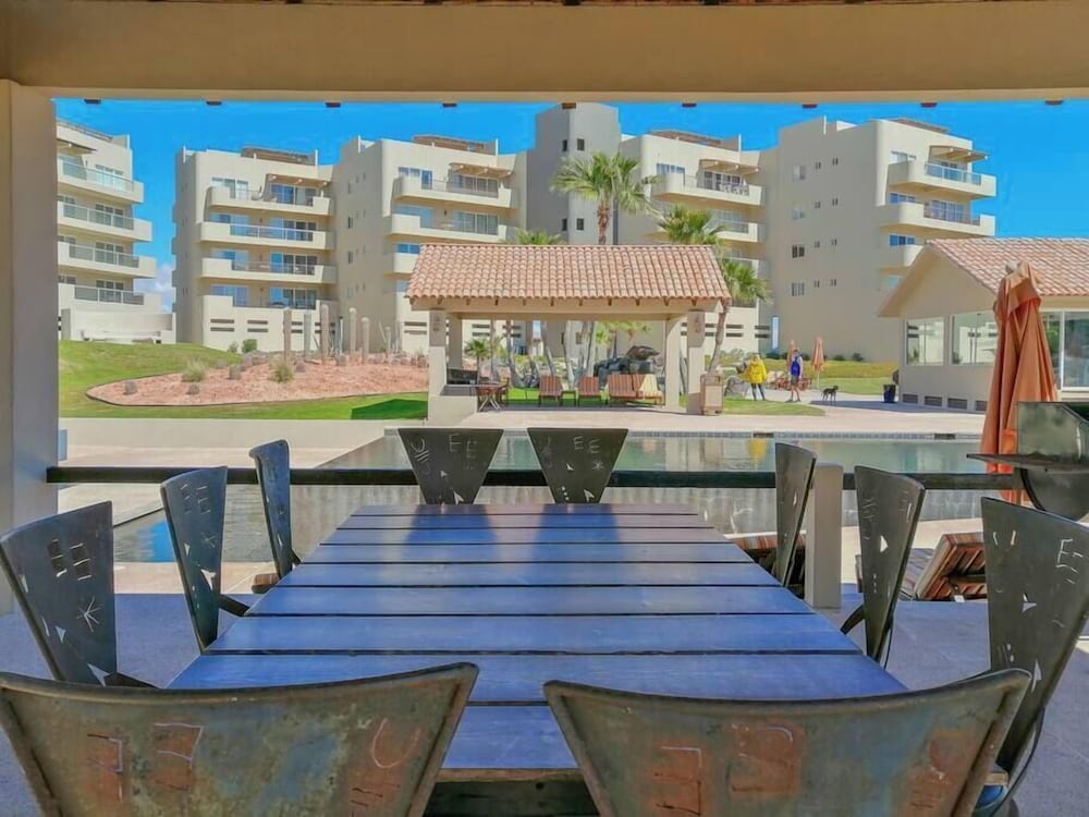 Peaceful Condo With Ocean View