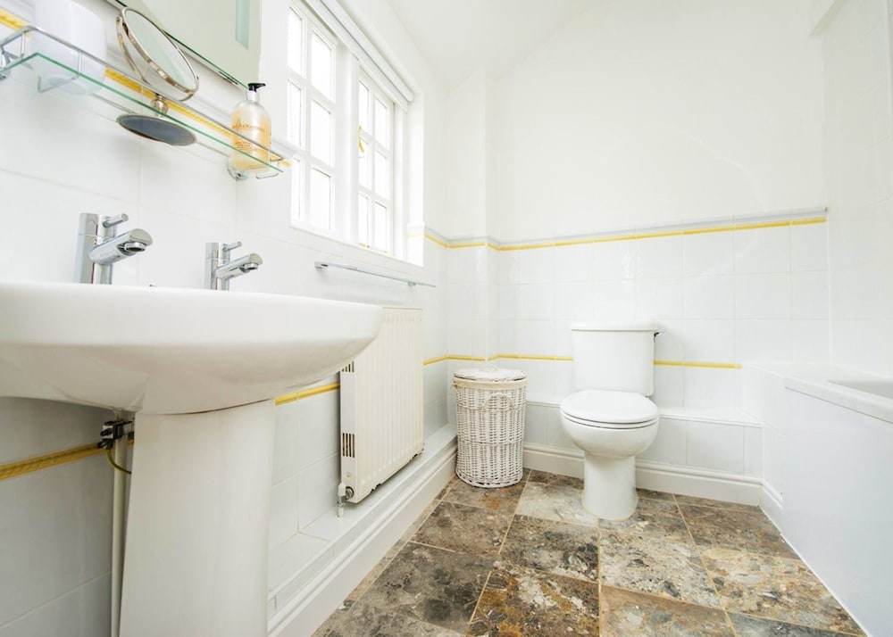Sherborne Vacations - The Apartment Sherborne - Property Image 12