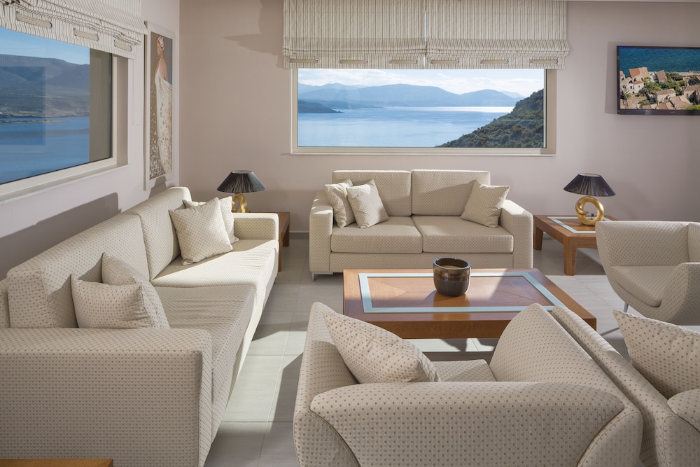 Princess Kyniska Suites photo 3