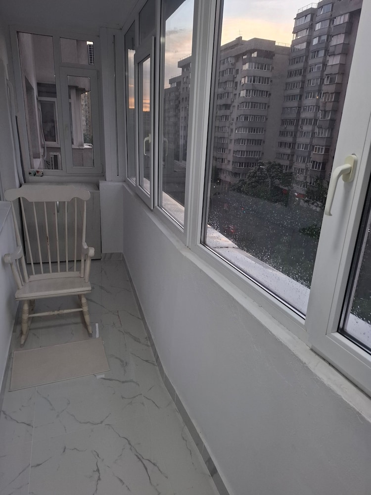 Apartment, 3 Rooms,nearby Piata Victoriei and Gara de Nord, Main Railwaystation