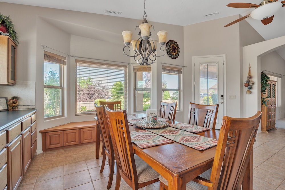 Luxury Home Near Golf Course, Airport, Embry Riddle-Hole in One! view 5