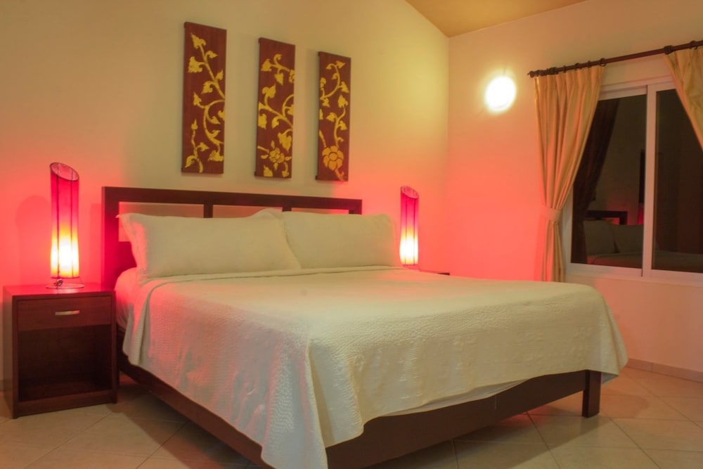 Privacy and comfort luxury 6 bedroom villa