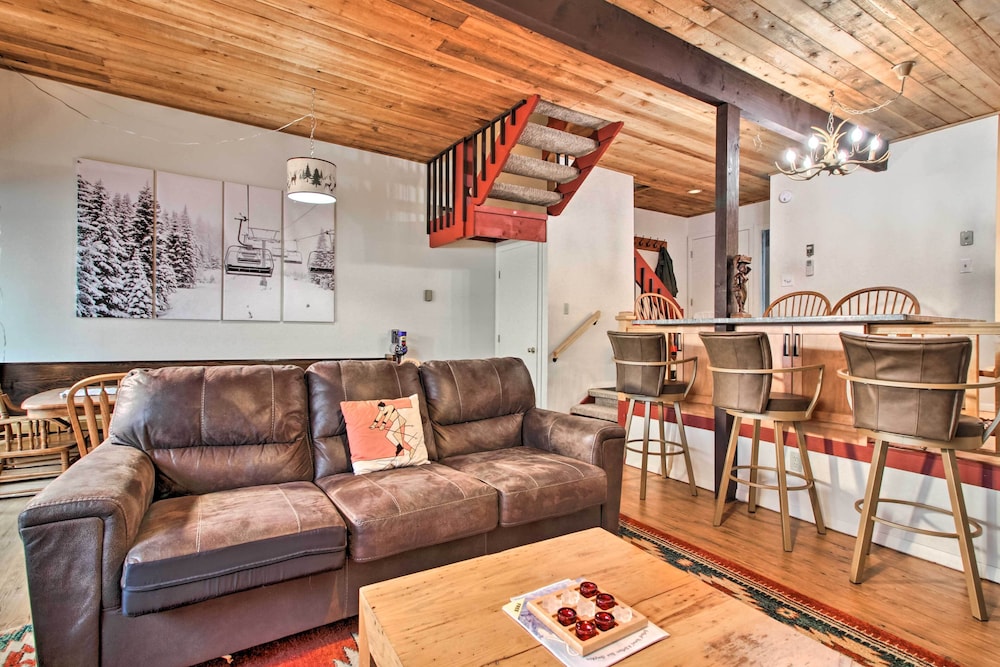 Ludlow Vacations - Ludlow Vacation Rental - Steps to Ski Lift! - Property Image 7