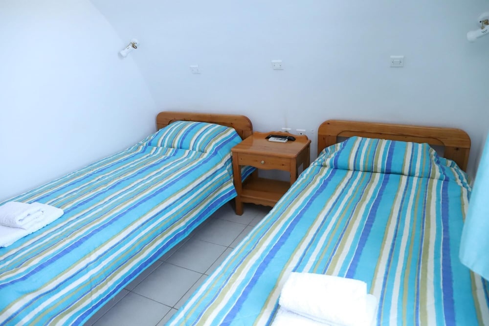 Santorini Luxury Retreat - Seaside Twin Gem view 4