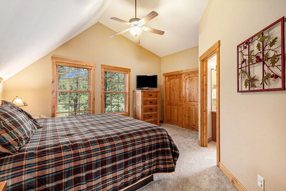 Solitude Bighorn 9 - Estes Park 2 Bedroom Condo by RedAwning - Property Image 29