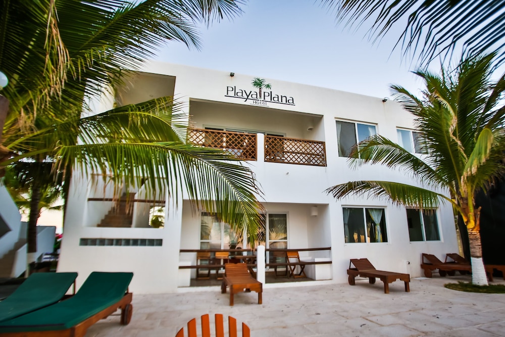 Hotel Playa Plana Hotel - Image 1