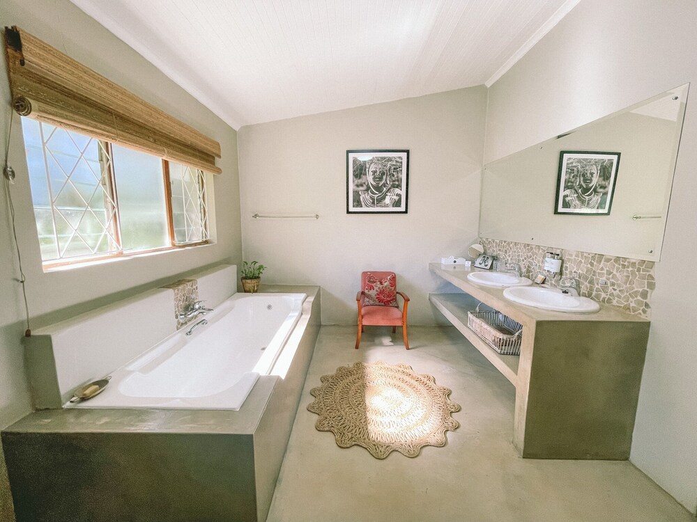 Ngoye Lodge