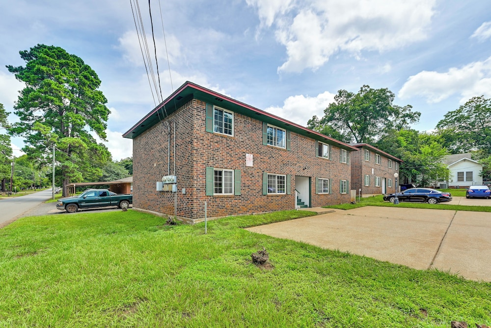 2 Mi to Historic Dtwn Nacogdoches: Cozy Apartment!