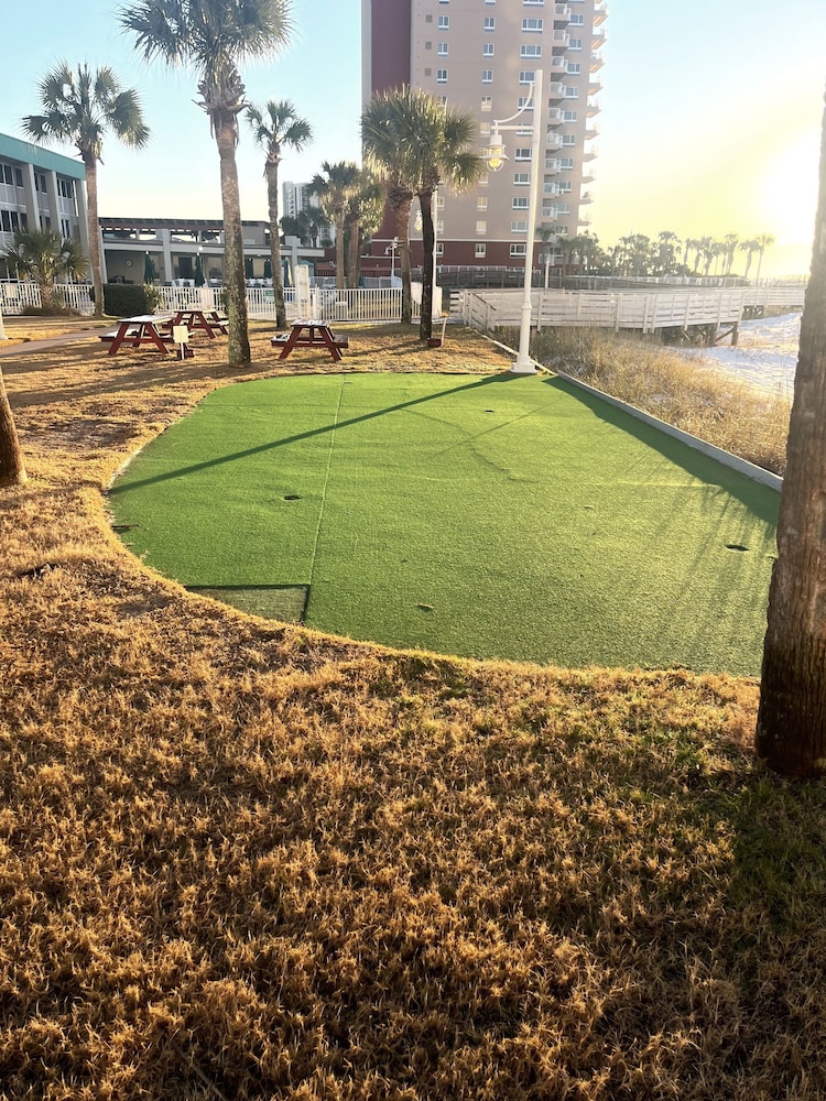 Getaways at Destin Holiday Beach Resort