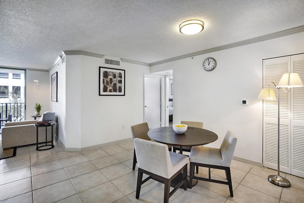 Dharma Home Suites Coral Gables at Gables Grand Plaza, 写真 34